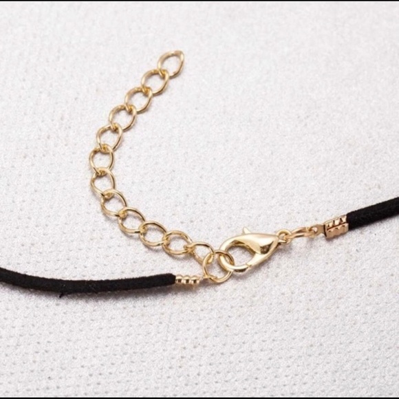 🔥🔥Gorgeous 3 Piece Layering Choker Set 🌺💕 - Picture 3 of 6